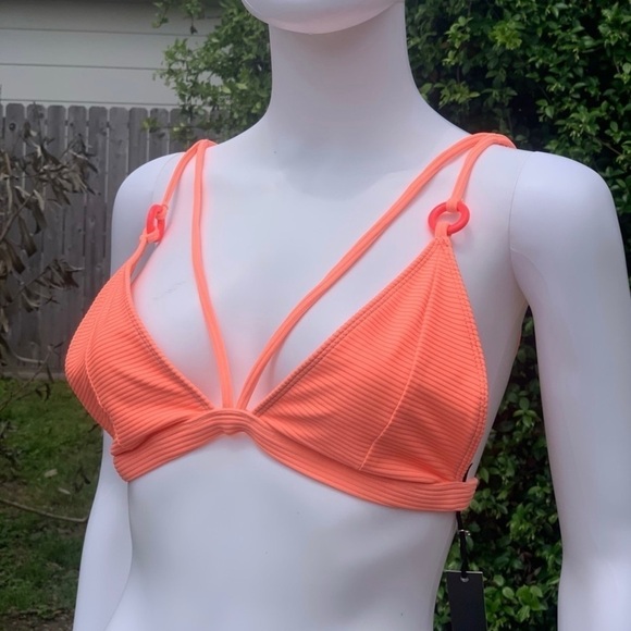 💋NWT Lovers + friends strappy ribbed modest coverage bikini top - Picture 12 of 16